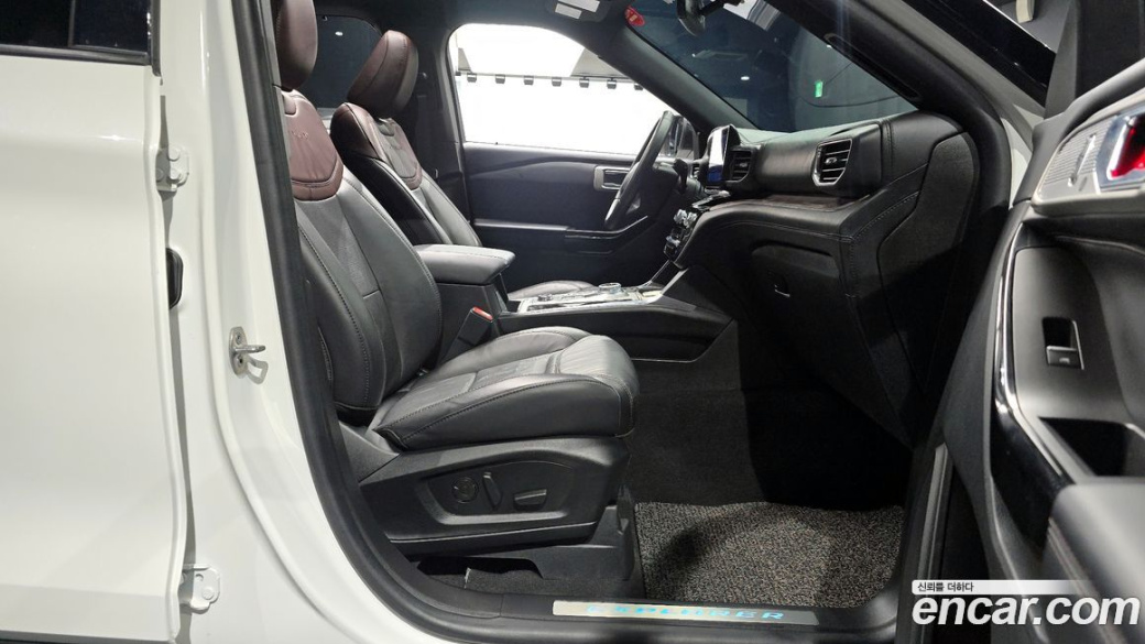 Ford Explorer 3.0 Platinum 4WD, 2022