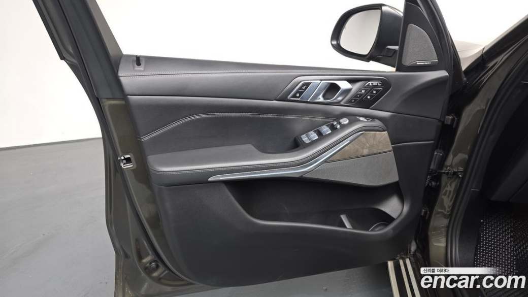 BMW X7 xDrive 40i Design Pure Excellence 7-Seater, 2024
