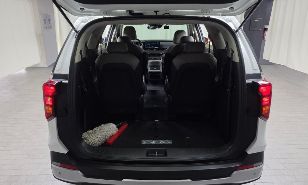 Kia Carnival 9-Seater Prestige, 2024