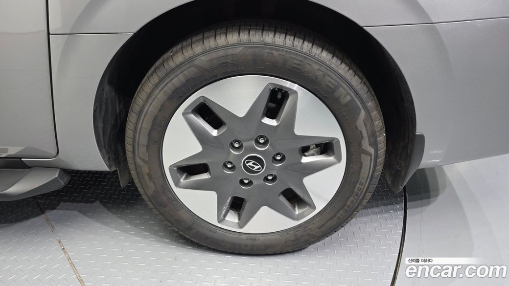 Hyundai Staria Tourer 9-Seater, 2025