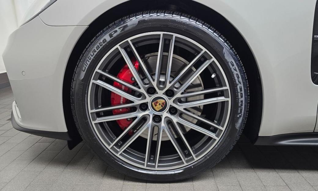 Porsche Panamera 4.0 GTS, 2024