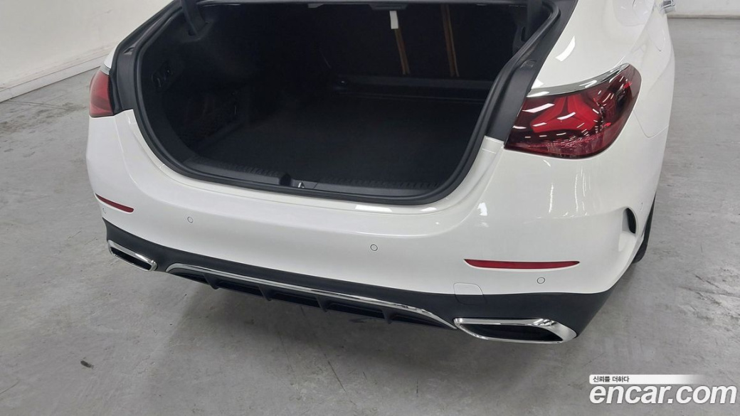 Mercedes-Benz E-Class E200 AMG Line, 2026