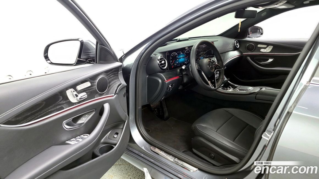 Mercedes-Benz E-Class E250 AMG Line, 2023