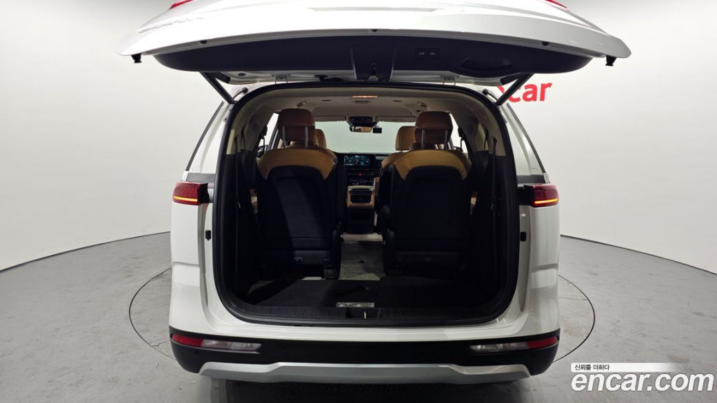 Kia Carnival 9-Seater Prestige, 2023