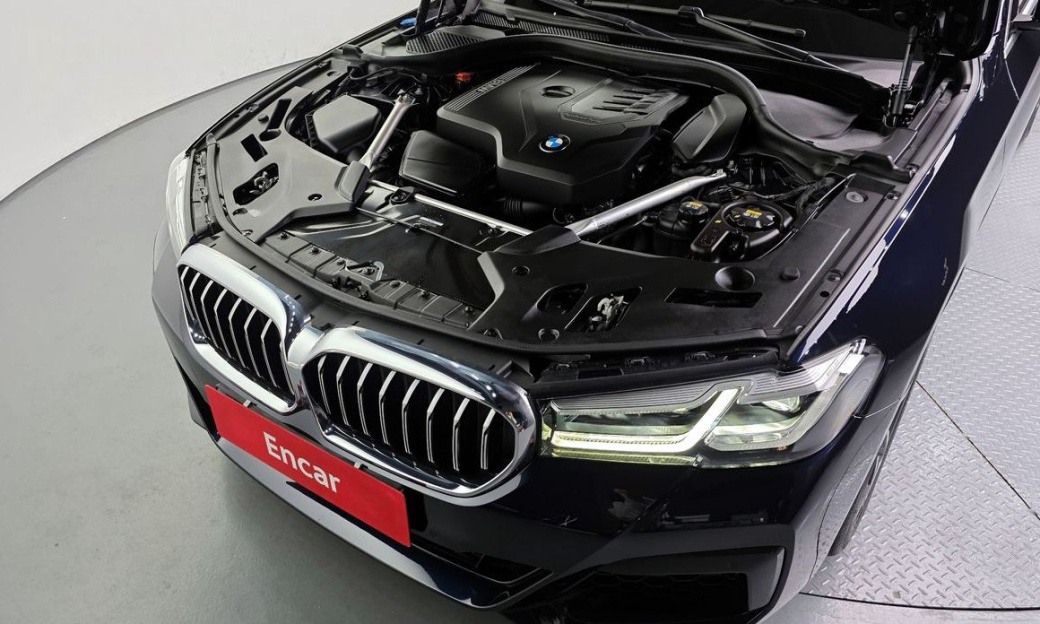 BMW 5-Series 520i M Sport, 2022