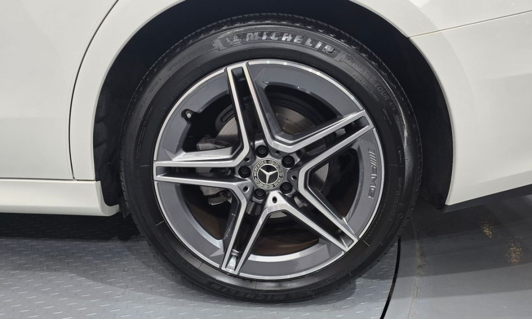 Mercedes-Benz E-Class E200 Avantgarde, 2024