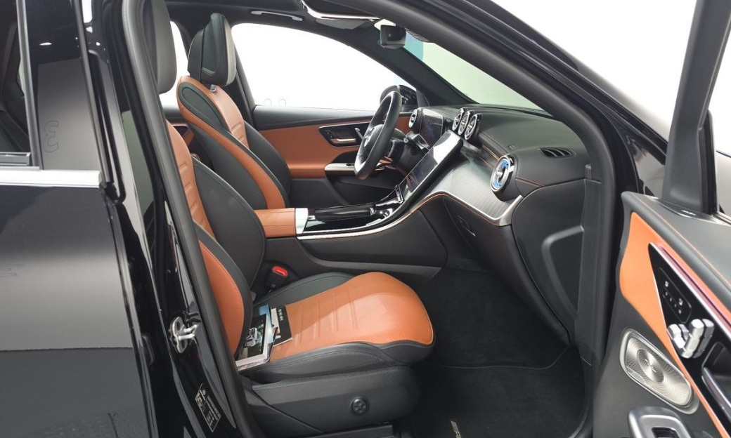 Mercedes-Benz GLC-Class GLC300 4MATIC AMG Line, 2023