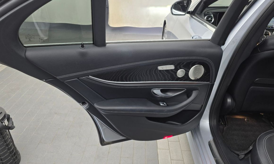 Mercedes-Benz E-Class E220d 4MATIC AMG Line, 2022