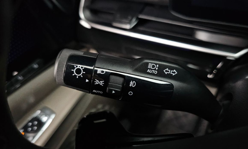 Kia Carnival 9-Seater Gravity, 2025