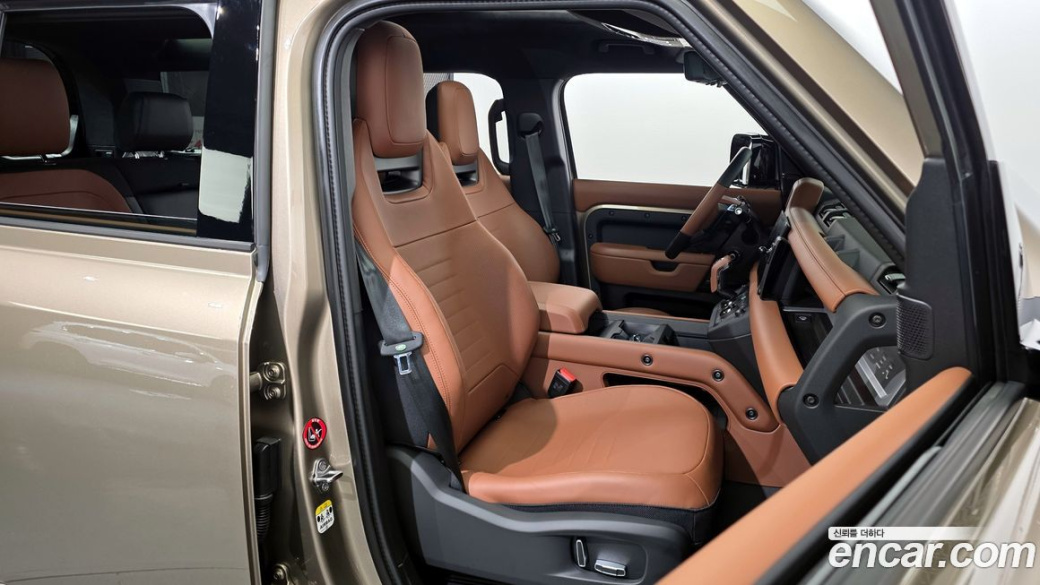 Land Rover Defender 110 P635 Octa, 2025