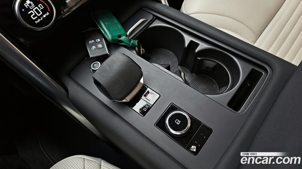 Land Rover Discovery D250 SE, 2022