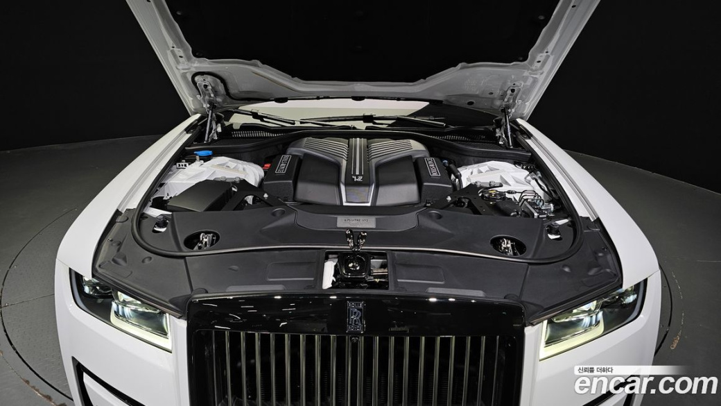 Rolls-Royce Ghost 6.7 V12 Black Badge, 2023