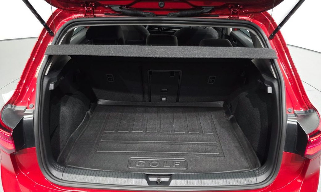 Volkswagen Golf 2.0 TDI Prestige, 2024