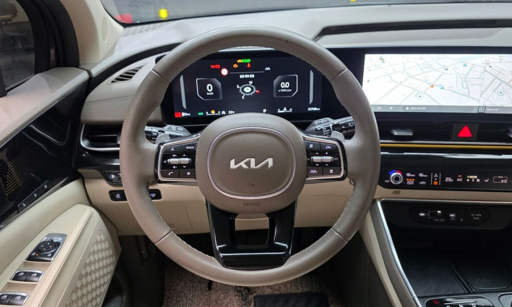 Kia Carnival 9-Seater Signature, 2025