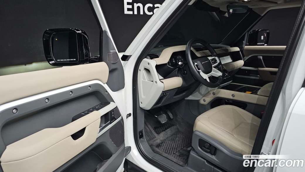 Land Rover Defender 110 D250 SE, 2024