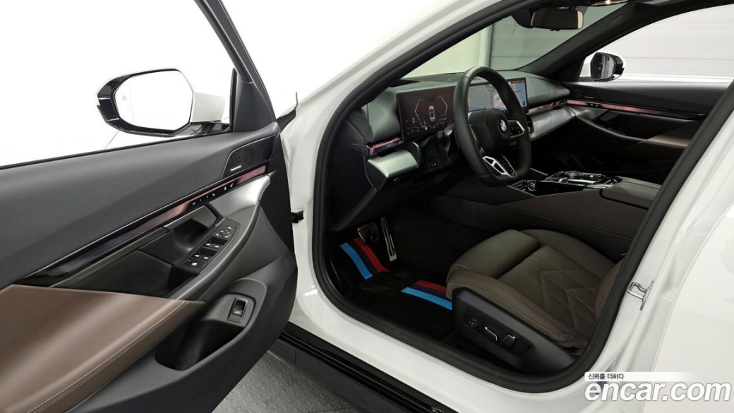 BMW 5-Series 520i M Sport, 2025