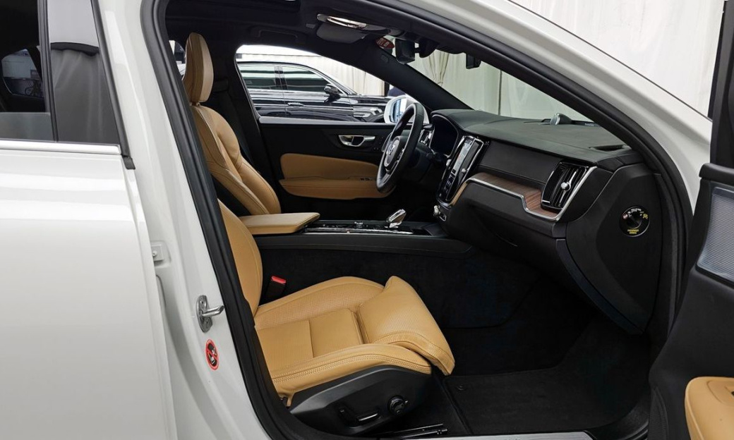 Volvo S60 B5 Ultimate Bright, 2024