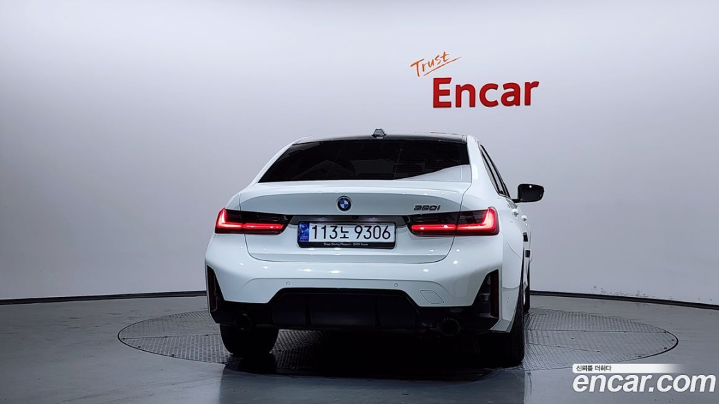 BMW 3-Series 320i M Sport, 2023