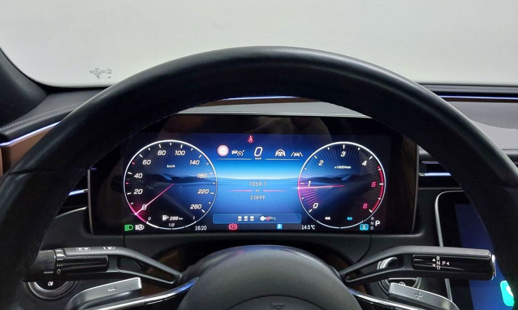 Mercedes-Benz E-Class E220d 4MATIC Exclusive, 2024