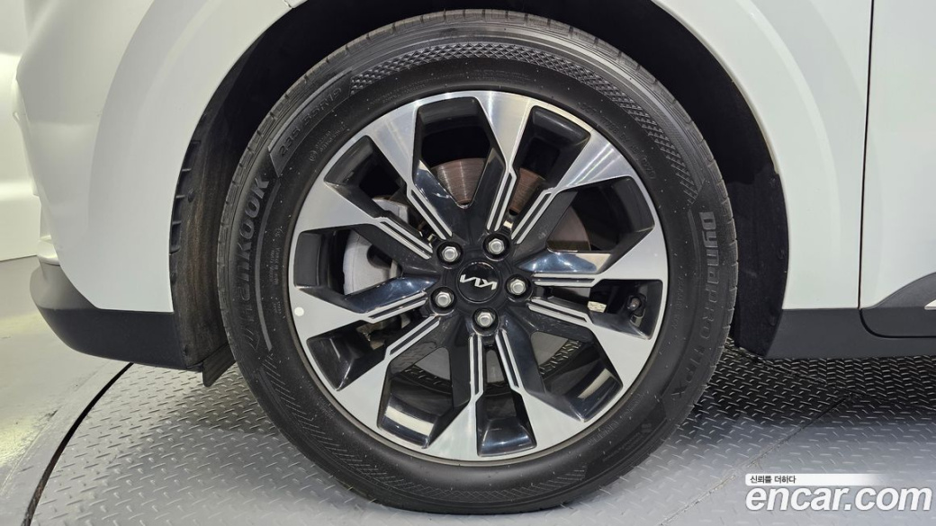 Kia Carnival 9-Seater Signature, 2023