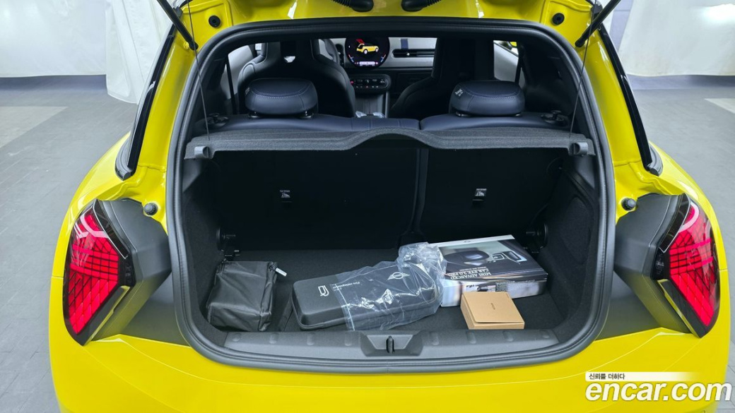 Mini Cooper Favoured, 2026