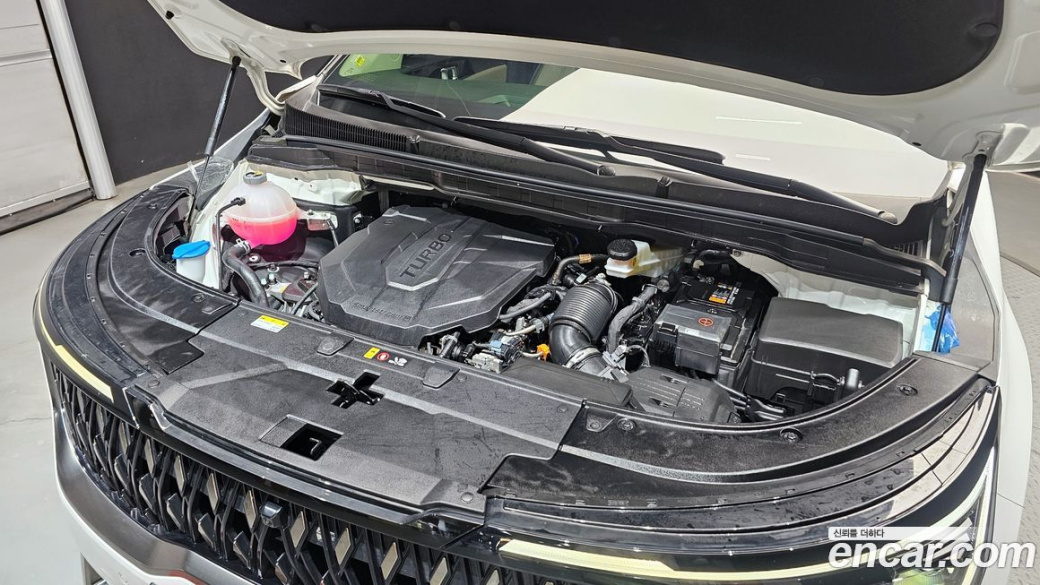 Kia Carnival 9-Seater Signature, 2025