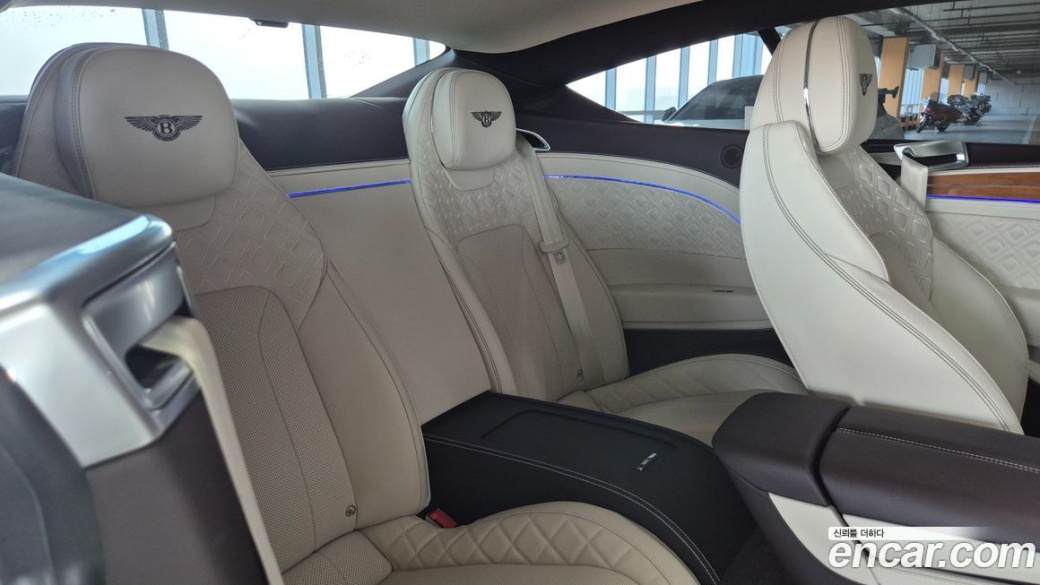 Bentley Continental 4.0 GT Azure, 2023