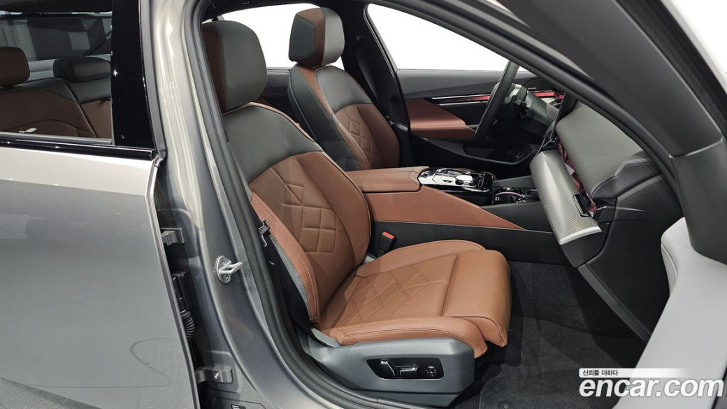 BMW 5-Series 530i xDrive M Sport, 2025