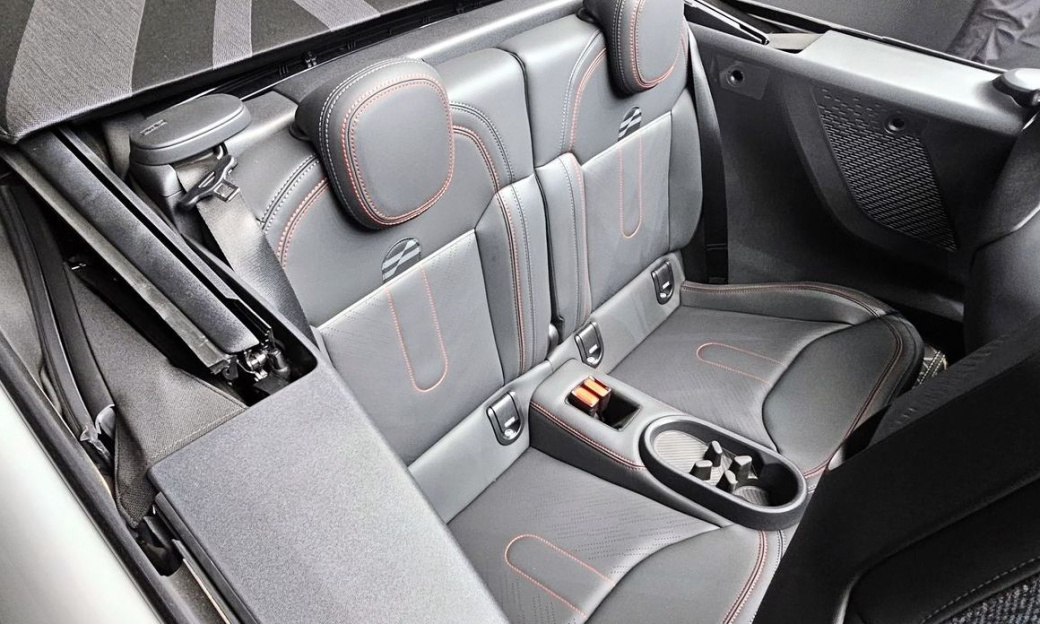 Mini Cooper Convertible JCW, 2026