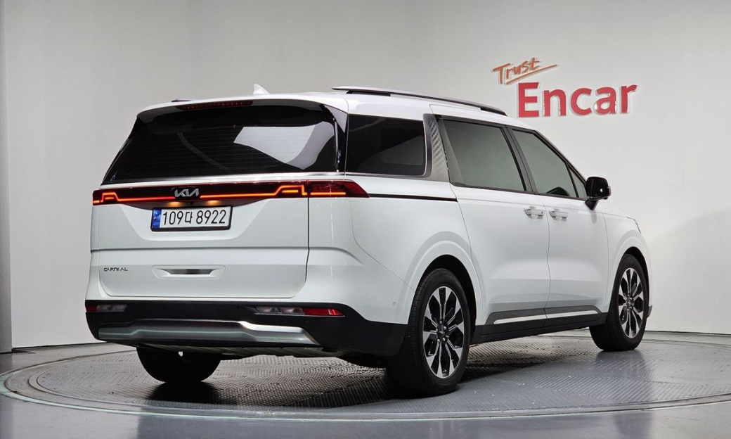 Kia Carnival 7-Seater Signature, 2023