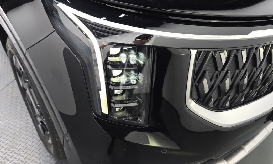 Kia Carnival 9-Seater Signature, 2025