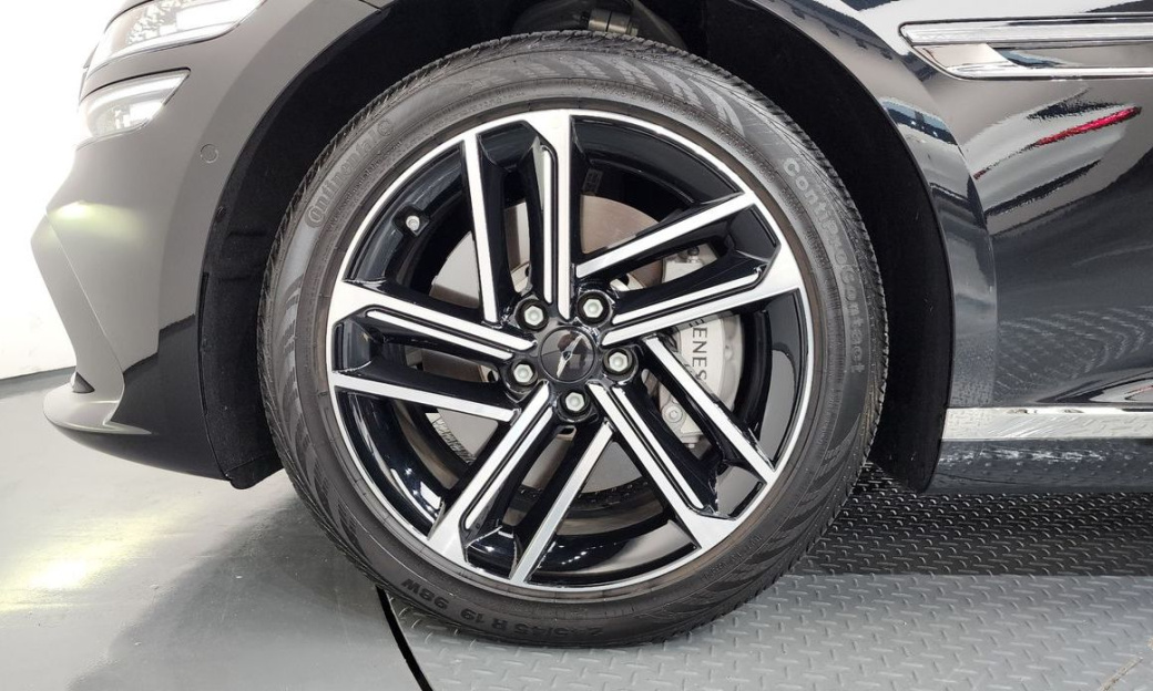 Genesis G80 Gasoline 2.5 Turbo AWD, 2025