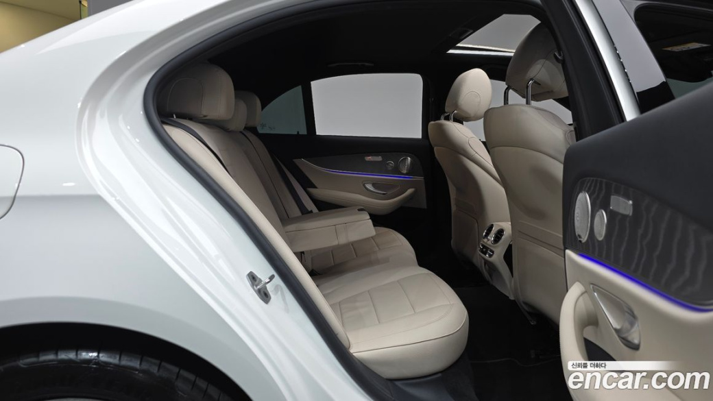 Mercedes-Benz E-Class E350 4MATIC Avantgarde, 2022