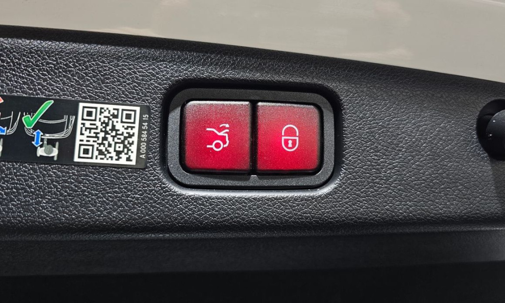 Mercedes-Benz E-Class E220d 4MATIC Exclusive, 2024
