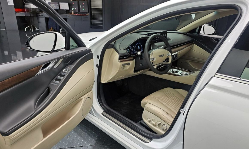 Genesis G80 Gasoline 2.5 Turbo AWD, 2024