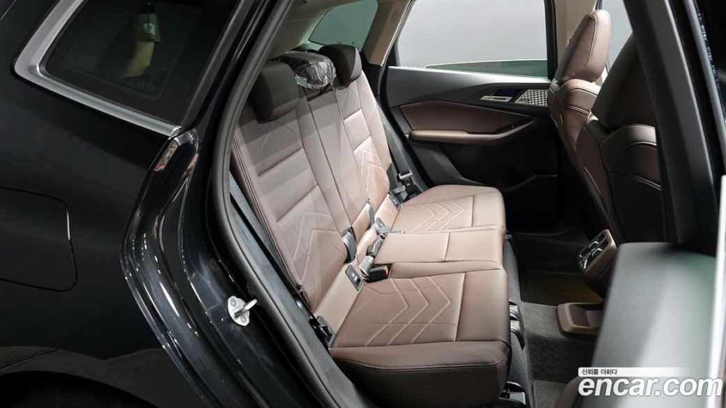 BMW 2-Series 220i M Sport Design, 2025