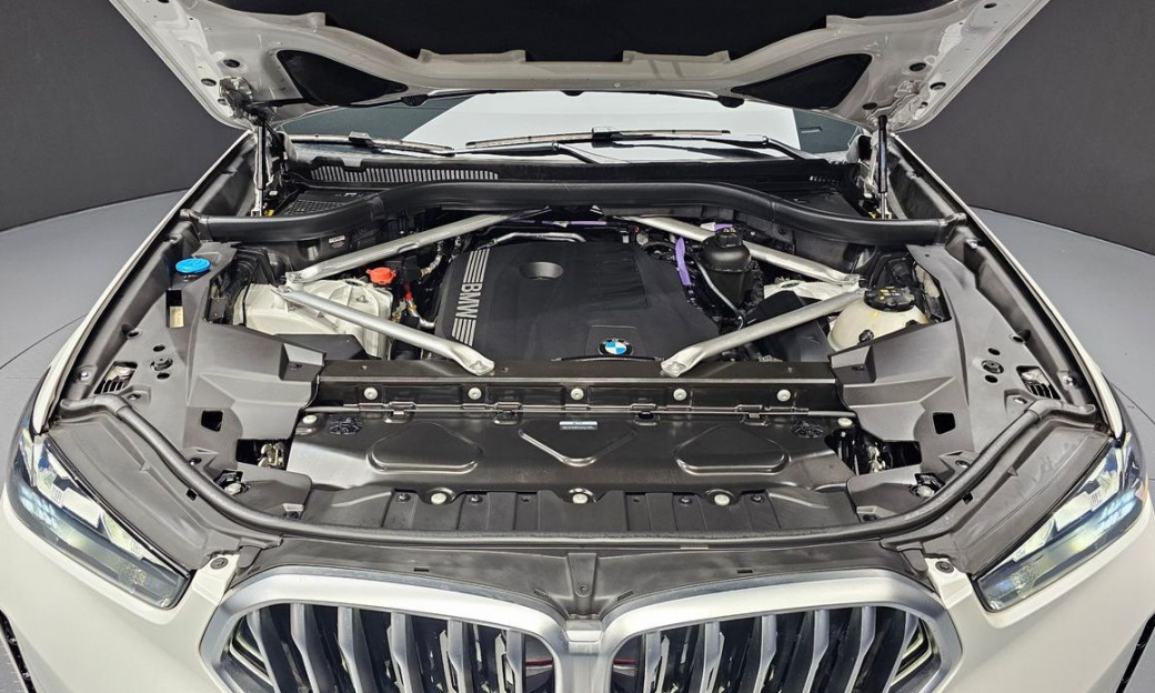 BMW X6 xDrive40i M Sport, 2024