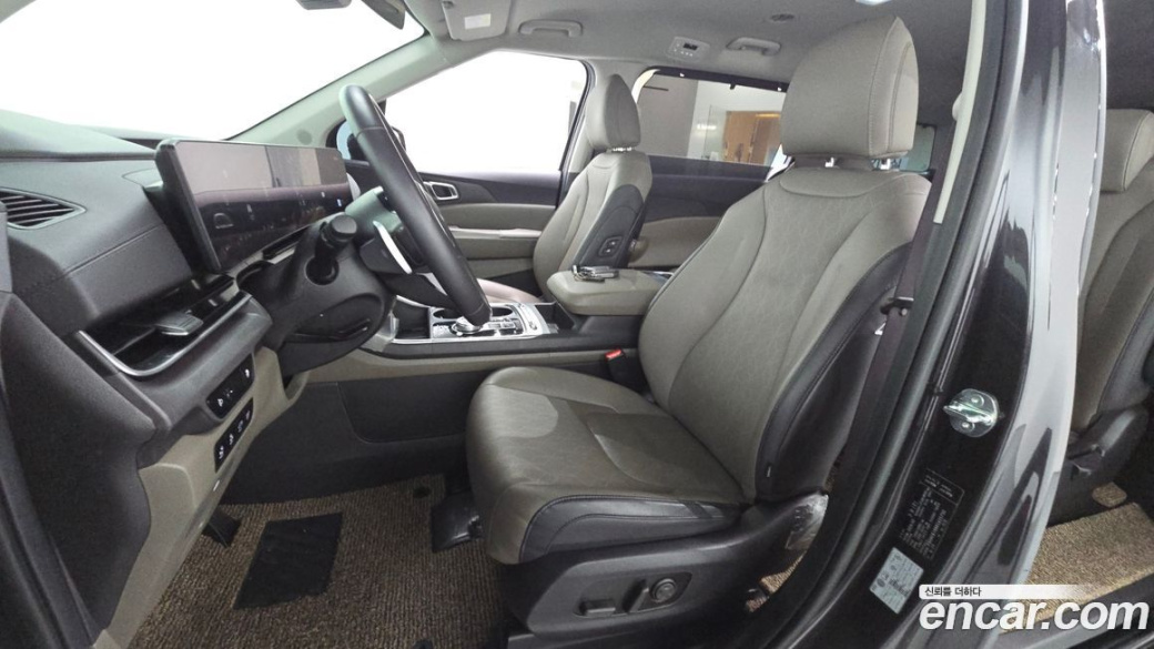 Kia Carnival 9-Seater Noblesse, 2024
