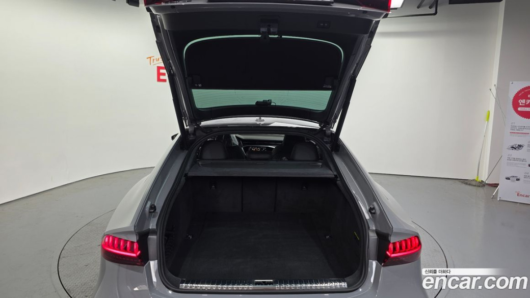 Audi RS7 4.0 TFSI Quattro Performance, 2025