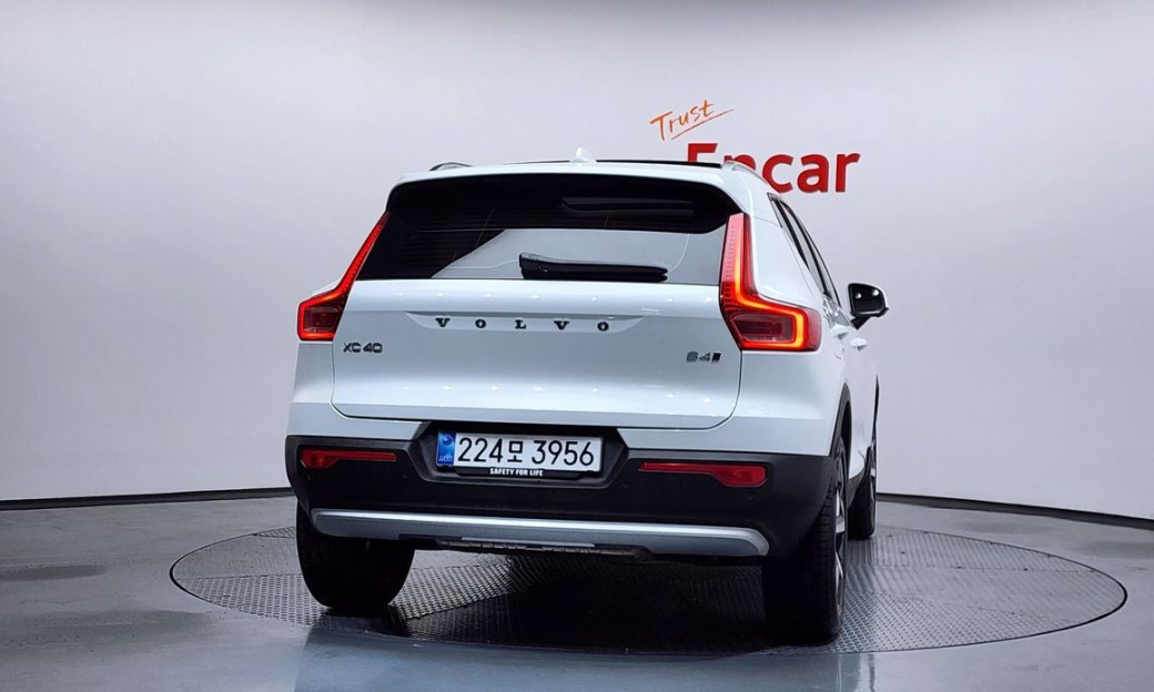 Volvo XC40 B4 Ultra Bright, 2025