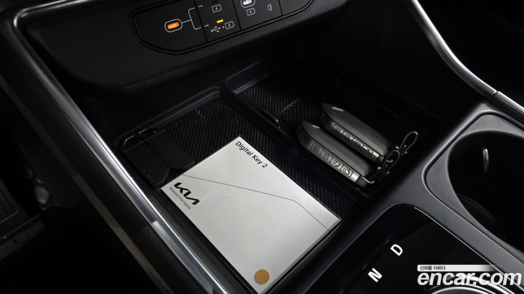 Kia Carnival 9-Seater Gravity, 2025