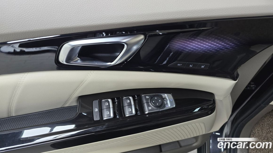 Kia Carnival 7-Seater Signature, 2022