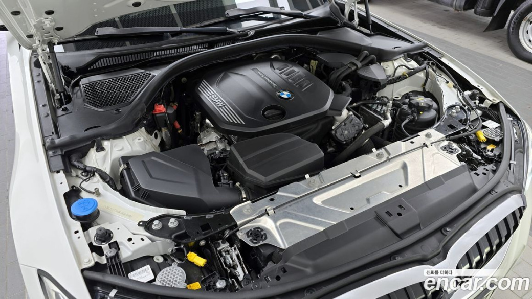 BMW 3-Series 320d Touring M Sport, 2022