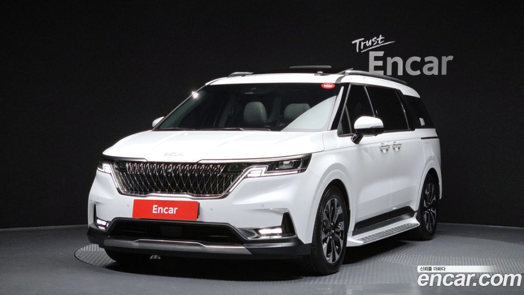 Kia Carnival 7-Seater Signature, 2023