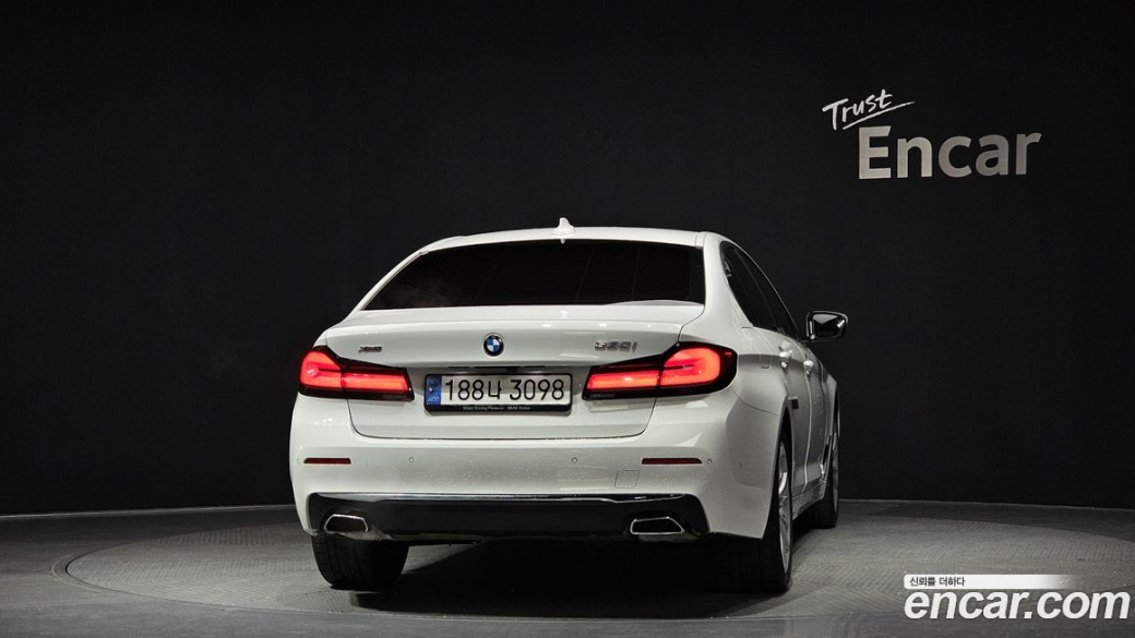 BMW 5-Series 530i xDrive Luxury, 2023
