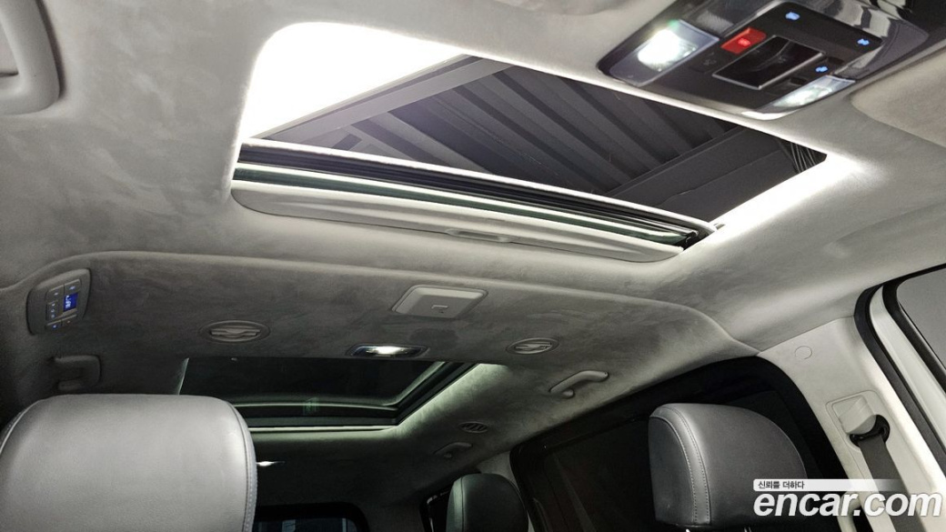 Hyundai Staria 4WD Lounge 9-Seater, 2024