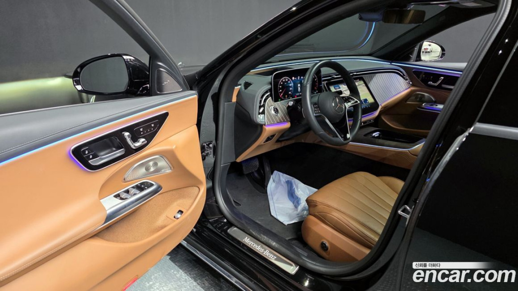 Mercedes-Benz E-Class E300 4MATIC Exclusive, 2024