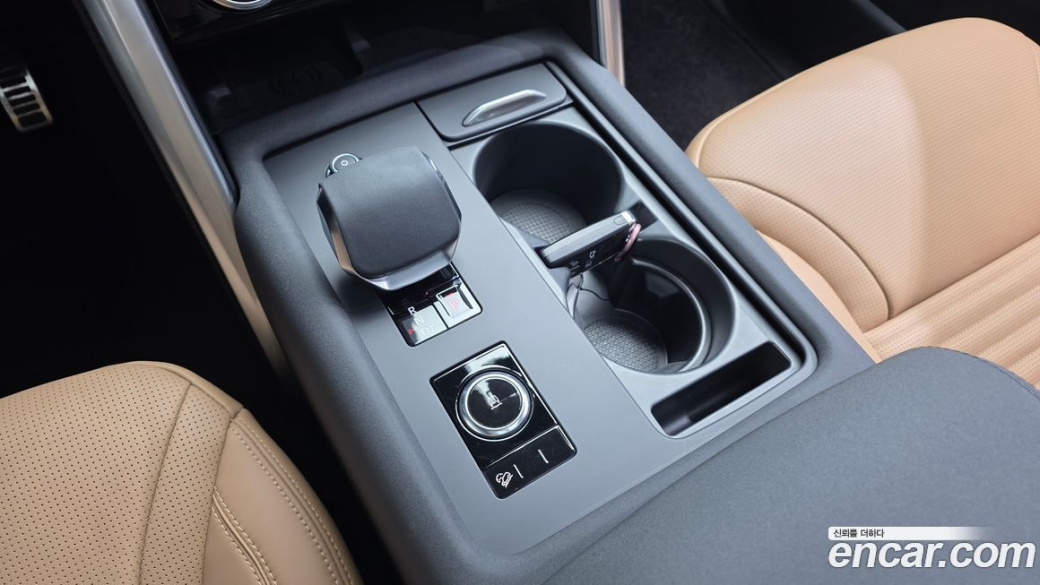 Land Rover Discovery D300 Dynamic HSE, 2024