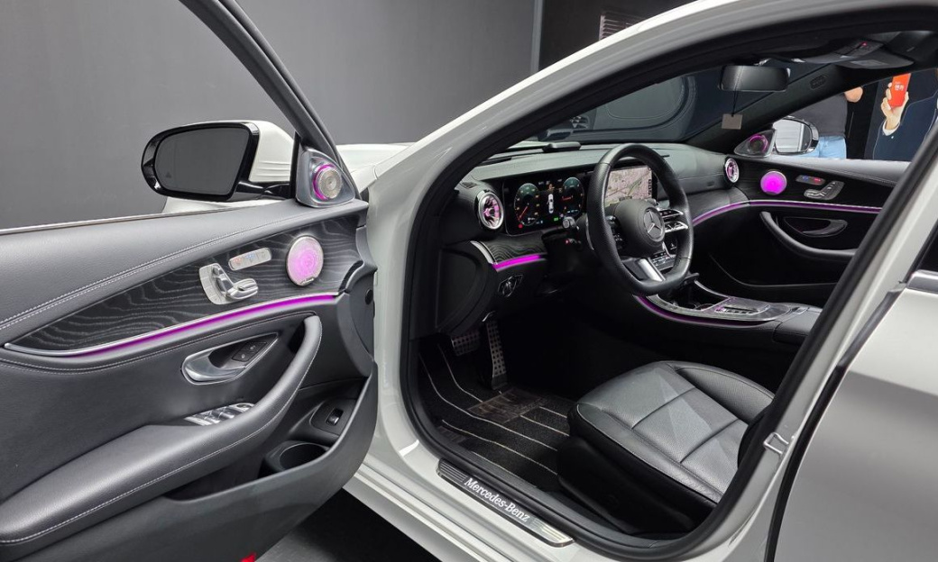 Mercedes-Benz E-Class E220d 4MATIC AMG Line, 2023