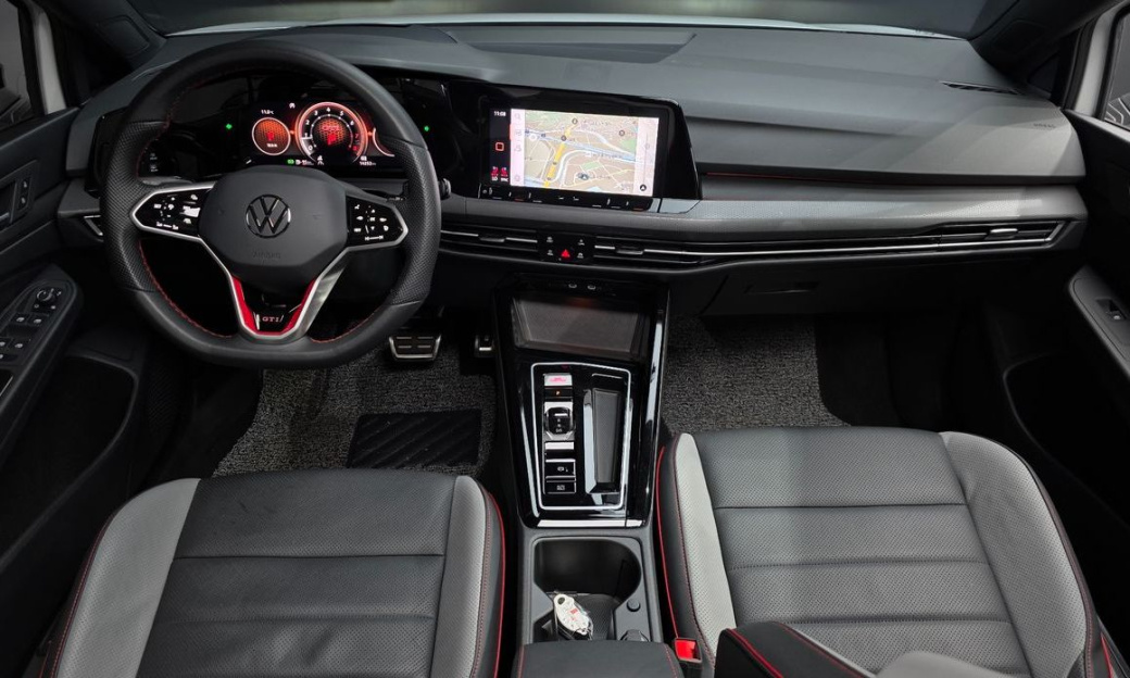 Volkswagen Golf 2.0 GTI, 2024